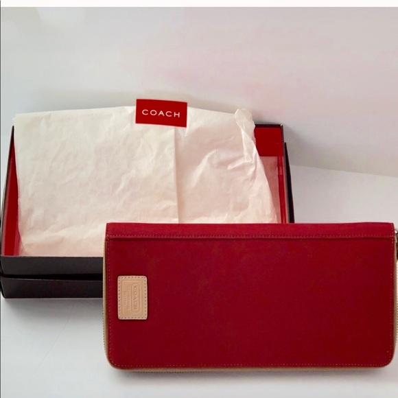 Accessories - VTG  NWT Red Coach Trans Atlantic Wallet Case